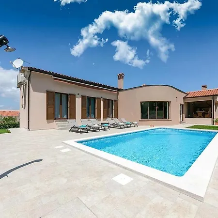 Milica Labin (Istria)